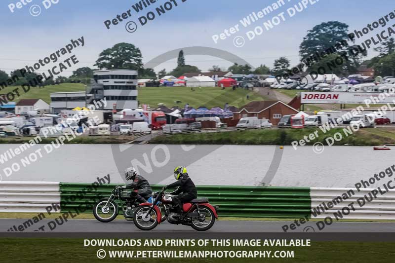 Vintage motorcycle club;eventdigitalimages;mallory park;mallory park trackday photographs;no limits trackdays;peter wileman photography;trackday digital images;trackday photos;vmcc festival 1000 bikes photographs